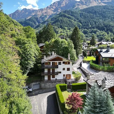 Apartment Il Rifugio Del Viaggiatore Courmayeur